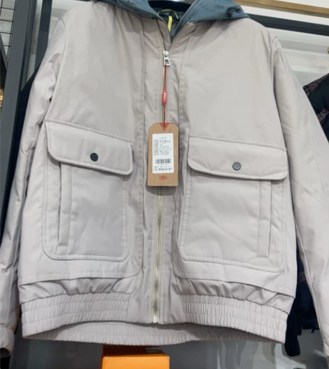 全新男士短款羽绒服,特价处理 感兴趣的话点...