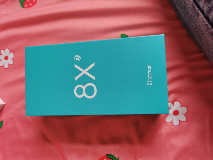 荣耀8X的包装盒说明书取卡针器等齐全 不带...