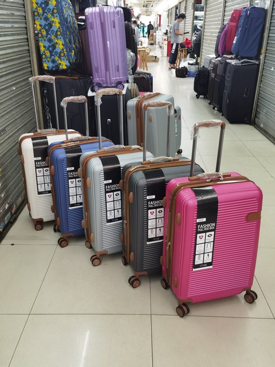 全新、我批发旅行箱包，受疫情影响，库存货太...