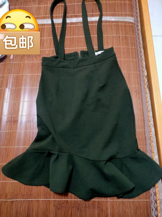 墨绿色，S码，荷叶边，