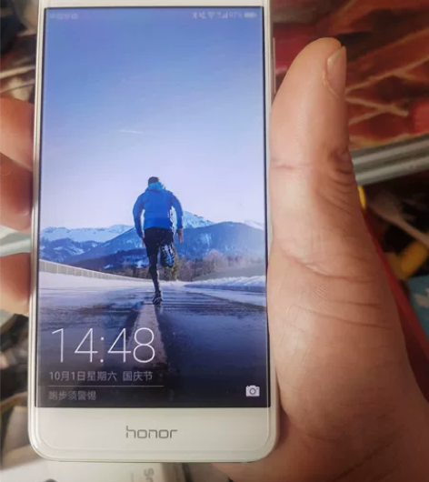 闲置华为荣耀八手机一部，3+32 感兴趣的...