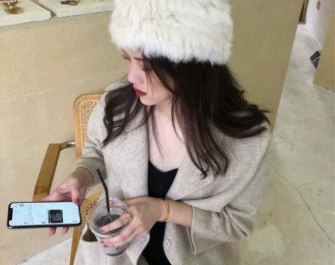 日系米白色秋冬雪季毛绒帽女冬时尚保暖毛线护...