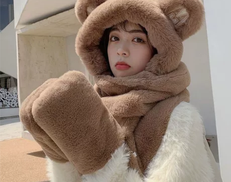 全新圆顶 毛绒帽 偏酒红色,光线问题看起来...