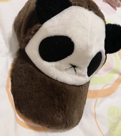 毛绒帽,9成新【包邮不议价】 感兴趣的话点...