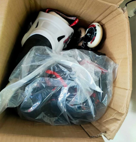 美洲狮轮滑鞋42码,社团买的,买小了在家试...