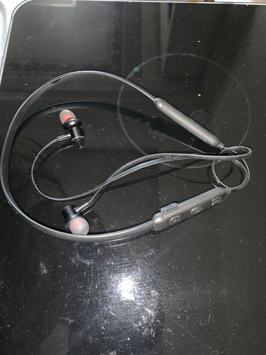 品牌：纽曼蓝牙耳机，音质还不错，没有包装盒...