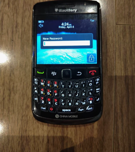 黑莓手机，功能正常，如图所见即所得，卖给爱...