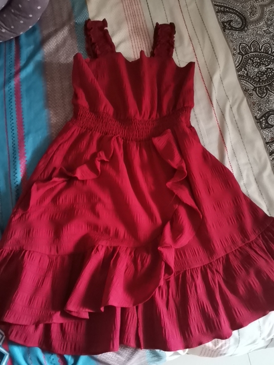 裙子比较短，适合80斤左右的小个子女生！