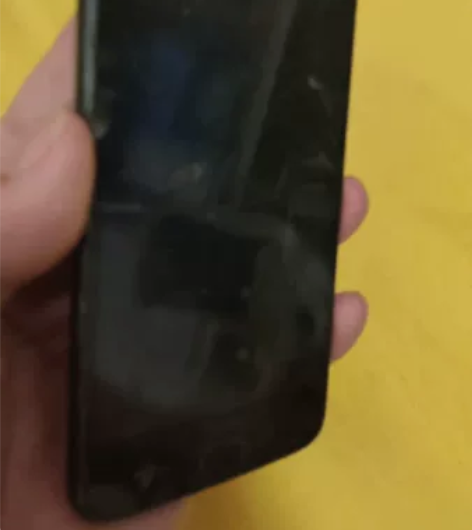 摩托罗拉Z2，4+64g，工作机，也不知道...