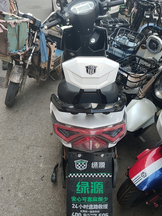 特价绿源，带电池，3000