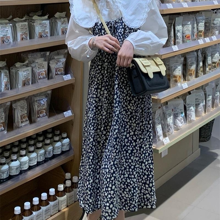 全新，买裙子送T恤，需要私信吧