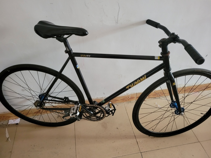 出闲置死飞自行车、固齿。18年购于77死飞...