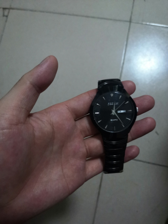 朋友送的，戴了一个月，闲置了两个月。85元...