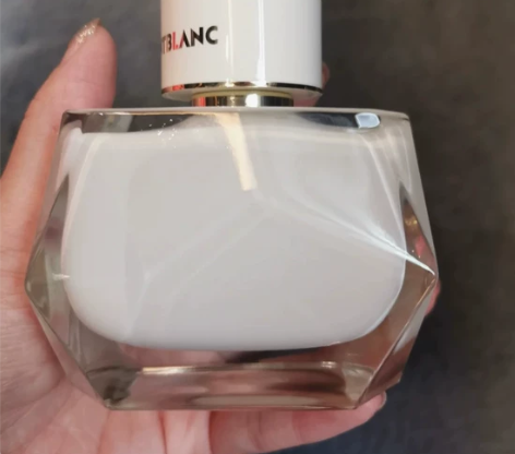 万宝龙 白色印记香水 我买了90ml 想留...