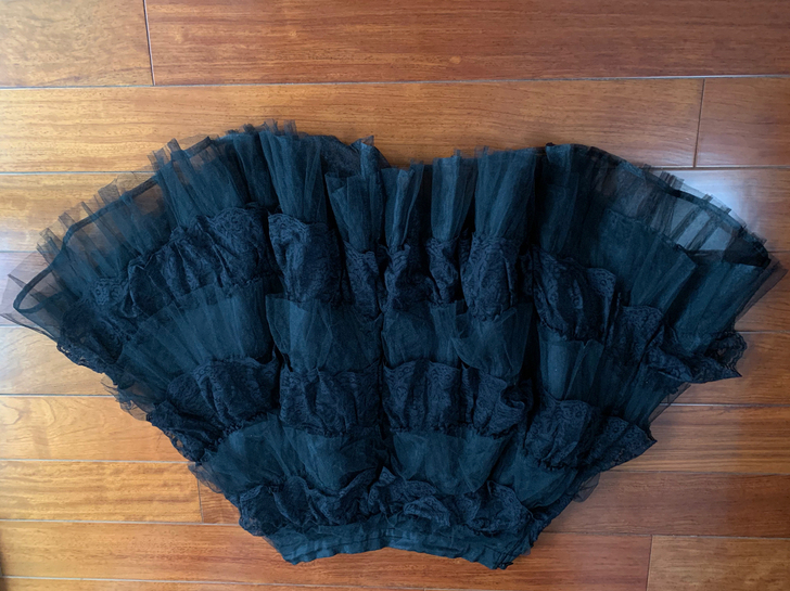 黑色蓬裙,有内衬,M码