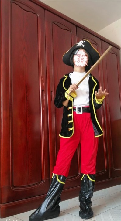 万圣节，僵尸，海盗服。一件40，两件70