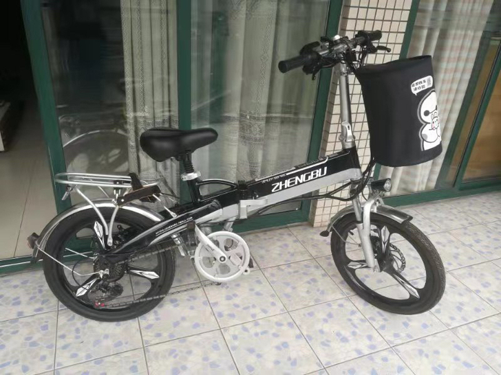 正步牌电动助力车。电池是48v10AH的，...