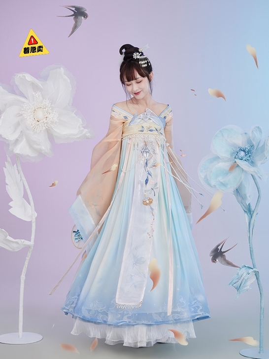 暂挂，收到不喜出，七月夕 嫦笙 窄臂大袖上...