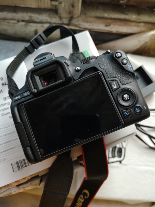 佳能200d二代单机身 去年1月份购买,...