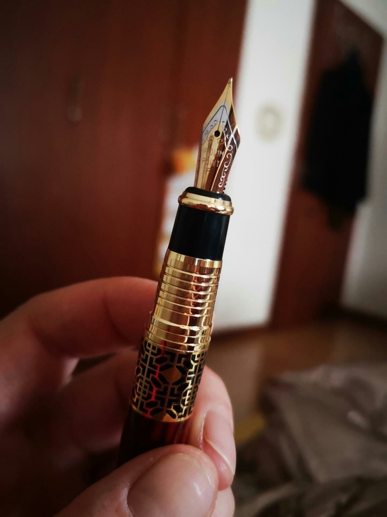 高端商务英雄钢笔,原价168元现在便宜处理...