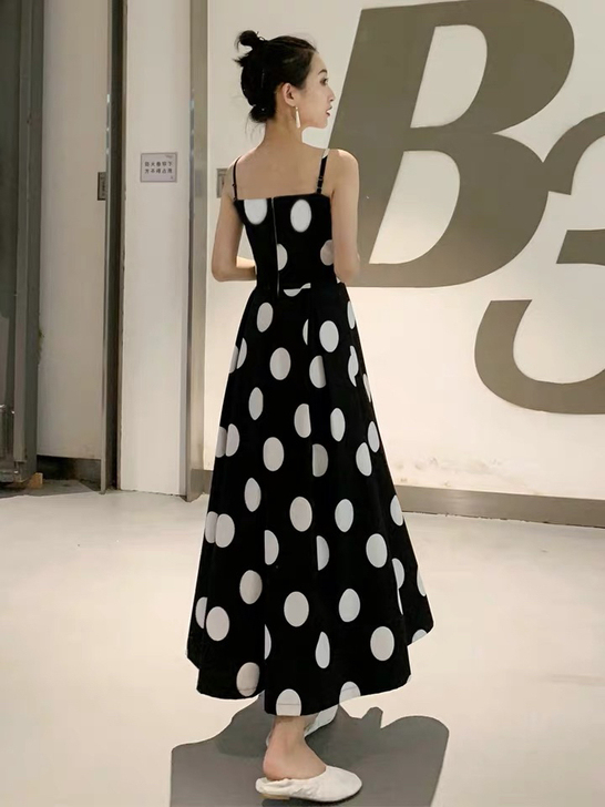很法式高腰智熏裙夏款连衣裙无袖大波点吊带裙女