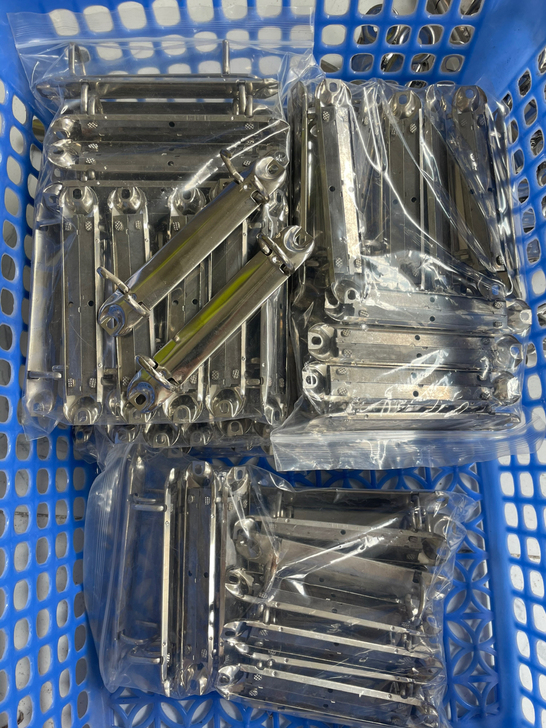 两孔金属夹活页打孔夹二孔订夹扣五金长夹具a...