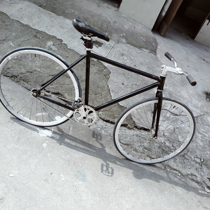 死飞自行车一辆，150，打好气就可以骑，自...