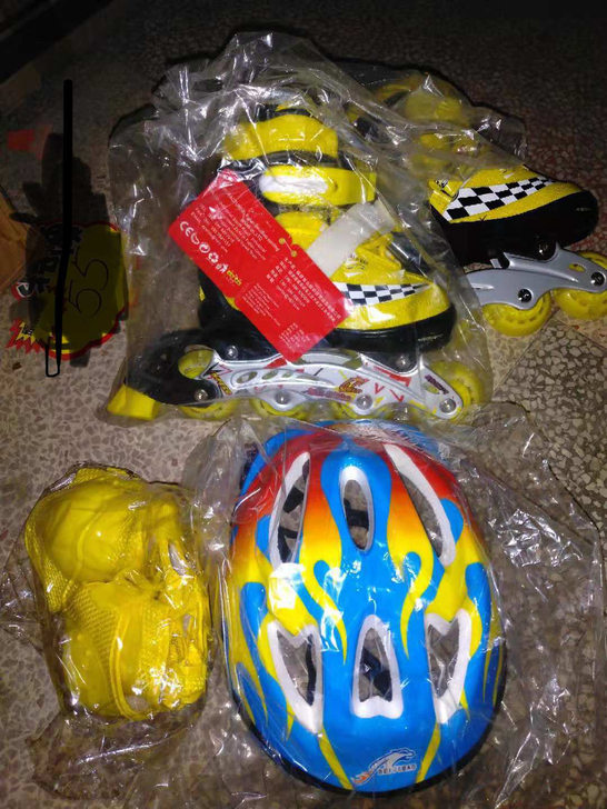 北极豹牌四轮全闪滑冰鞋只有31-34码清仓...