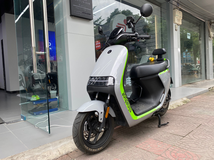 现货 Ninebot九号电动摩托车E200...
