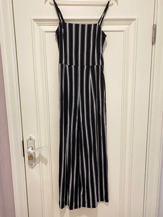 Bershka购入 吊带连体裤 超显瘦！！...