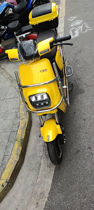 新国标小黄车。续航里程可以达到80~90k...