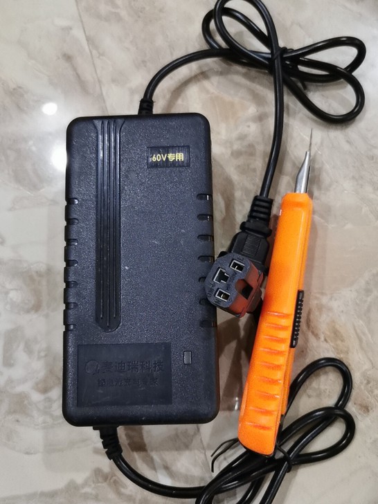 锂电池电动车60v2a， 输出电压67.2...