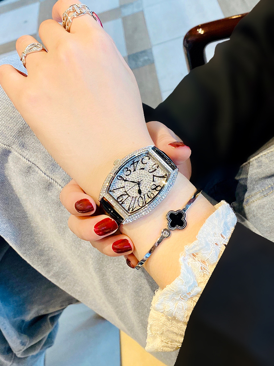 满天星奢华酒桶表男表女表大表盘镶钻石英时装...