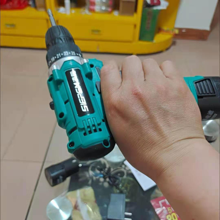 朋友装修公司倒闭了，剩下几把名牌电钻全新1...