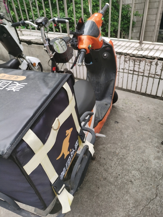 外卖专用车 现低价600转让 改装的这锂换...