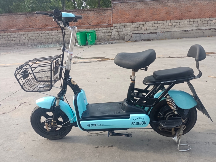 倍尔捷电动车一辆，高中低三挡调速，电池去年...