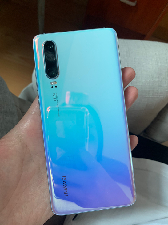 华为p30 2019年暑假五千多专卖店购入...