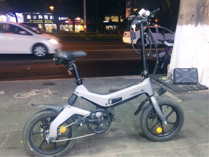 浪骑士 助力电动车 八成新 超酷锂电车，镁...