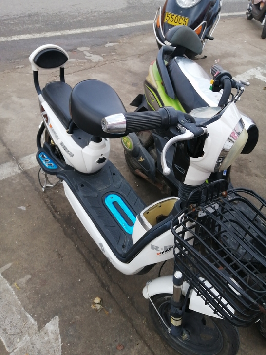 几乎全新电动自行车，外观时尚，功能正常，上...