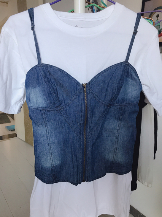 牛仔吊带小背心，100%棉，购于实体店，可...