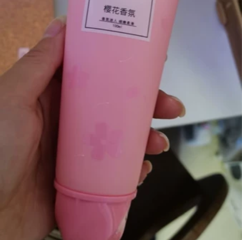 100克大容量护手霜樱花香氛内白手膜花朵型...