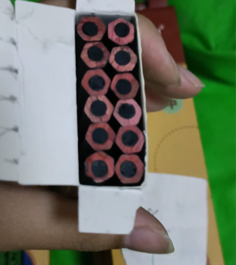 两整盒软性铅笔 中性8根铅笔 送三根同品牌...