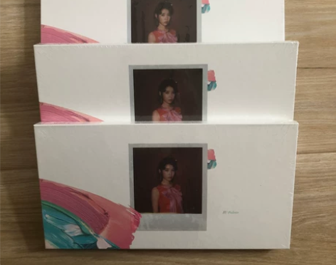 IU正规4辑palette~调色盘 包装有...