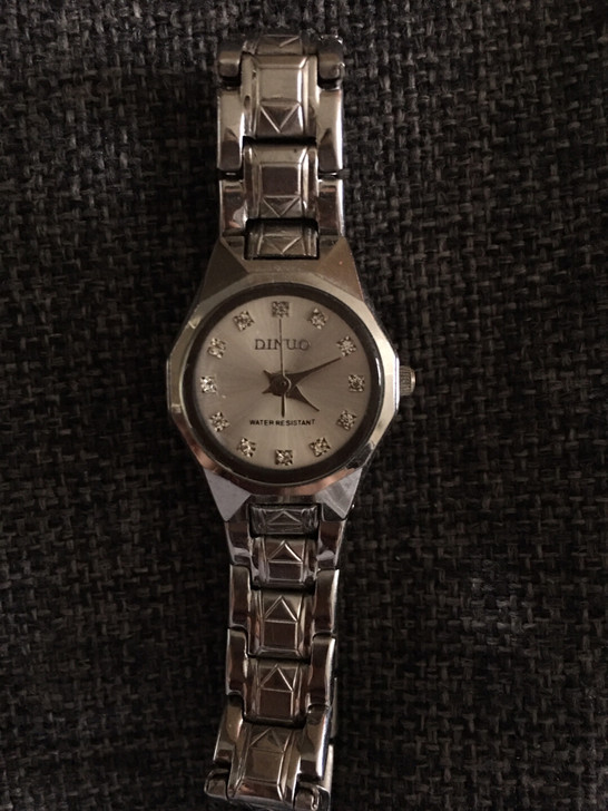 在大润发买的，买的时候150元，稍有磨损，...