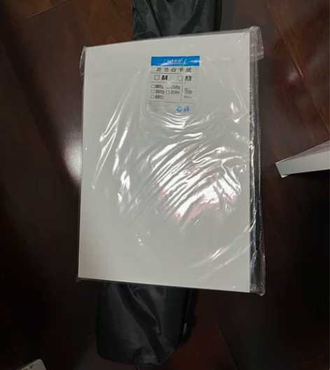 出全新卡纸 和 画室画架 感兴趣的话点“我...