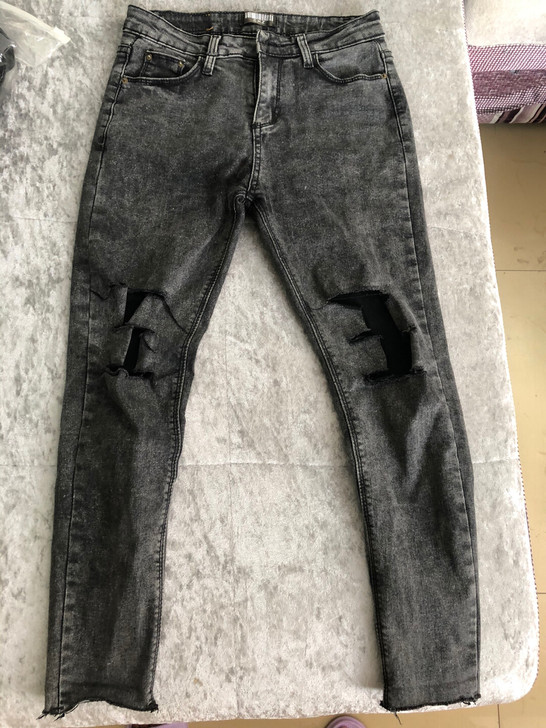 烟灰色牛仔破洞小脚裤