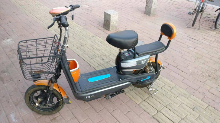 赛克电动车 买了两三年骑的不多  7成新 ...