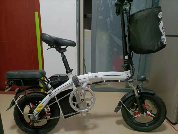 正步折叠电动车，14寸，铝合金车架，一体轮...