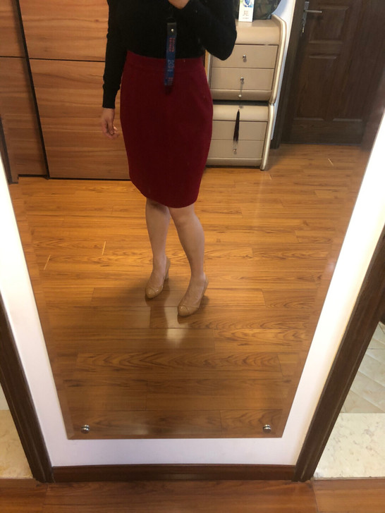 呢子包臀一步裙；9成新