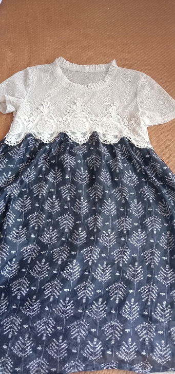 几乎全新，M码镂空连衣裙，显白